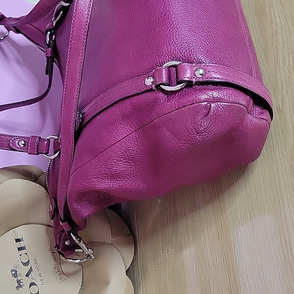 Coach Vintage Raspberry Leather hobo/crossbody adorable 🍇 Bag - Picture 10 of 16